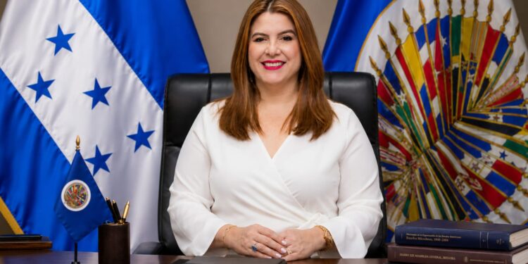 Cossette López asume como embajadora de Honduras ante la OEA