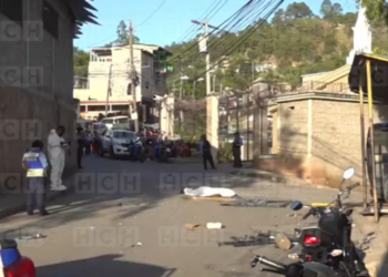 ¡Escena devastadora! Dos fallecidos y cinco heridos tras terrible accidente vial en la colonia Los Pinos en la capital