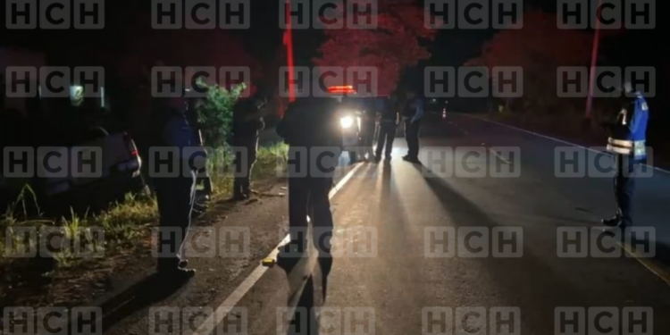 ¡Tragedia en carretera! Policía penitenciario muere tras choque con rastra en el Medio Aguán