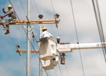 Hasta ocho horas sin electricidad: los cortes programados que exponen la presión sobre la red eléctrica de Honduras