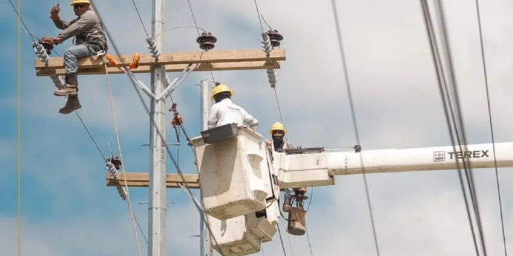 Hasta ocho horas sin electricidad: los cortes programados que exponen la presión sobre la red eléctrica de Honduras