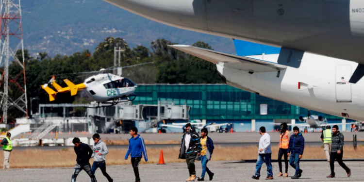Honduras prepara atención para retornados mientras crece la preocupación por compatriotas enviados a terceros países