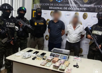 Golpe al narcotráfico en Copán: Capturan a dos personas y les decomisan cocaína, marihuana, dinero en efectivo y un arma durante allanamiento