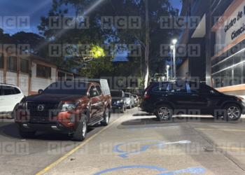 ¡Investigan extraña muerte! Mujer de 56 años aparece sin vida en su vivienda con aparentes signos de violencia