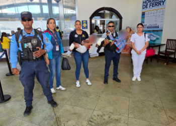 Madre es investigada tras caso de dos hermanos con quemaduras en Roatán