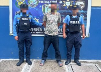 El sospechoso, de 42 años, fue localizado en la aldea Mojarras, Santa Bárbara, mediante labores de vigilancia y seguimiento