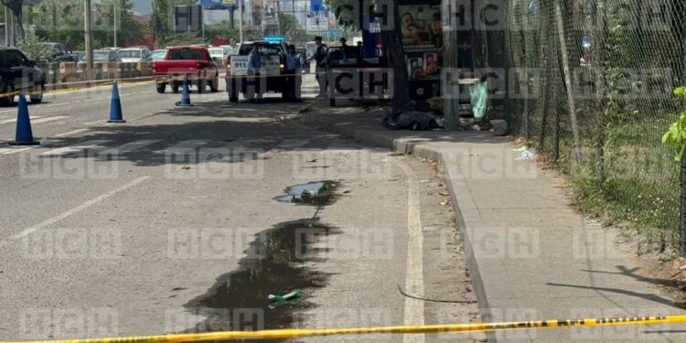 Frente a su esposa Cuando iba a abordar el bus matan a hombre de varios balazos en San Pedro Sula