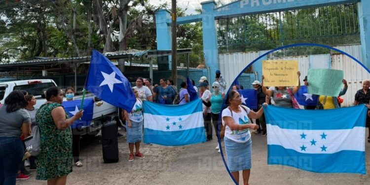 “Fuera ñangaras”: Bases nacionalistas se toman Promdeca exigiendo empleo al alcalde capitalino