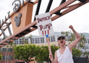 Disney y ABC News llevan a la FCC a tribunales por presuntas represalias contra sus críticas a Trump