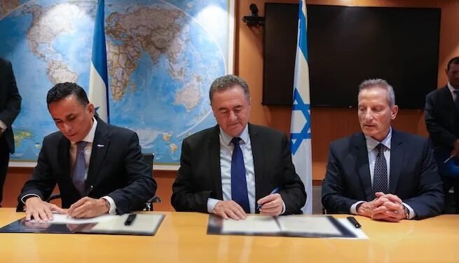 Honduras e Israel firman acuerdo de defensa en visita oficial a Tel Aviv
