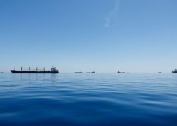 Nueva escalada en el mar Rojo: los rebeldes hutíes lanzaron un ataque con misiles contra dos petroleros de Arabia Saudita