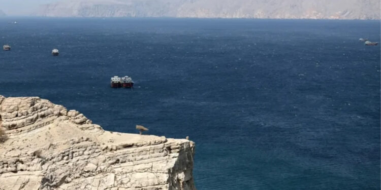 Irán y Omán pactan nueva ruta por el Estrecho de Ormuz