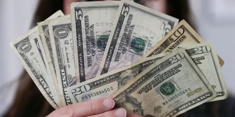 Honduras lidera el crecimiento de las remesas en el Triángulo Norte con un alza de 12.3% en el semestre según organismo internacional