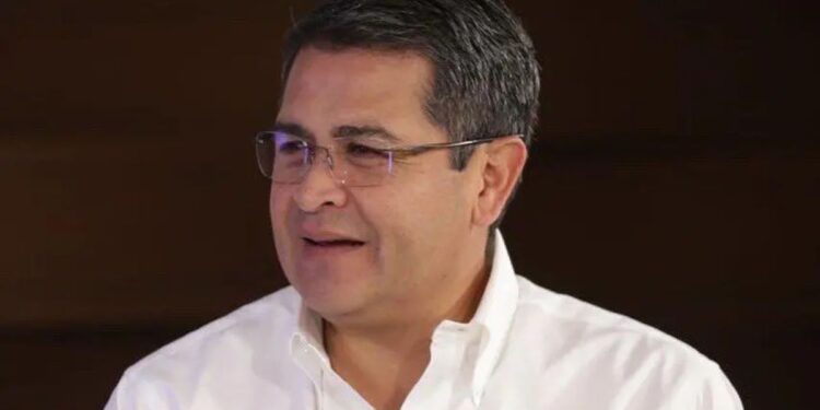 En libertad se defenderá el expresidente Juan Orlando Hernández por caso Pandora II