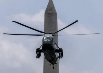 El helicóptero de Donald Trump tuvo un acercamiento en vuelo con un avión comercial en Washington