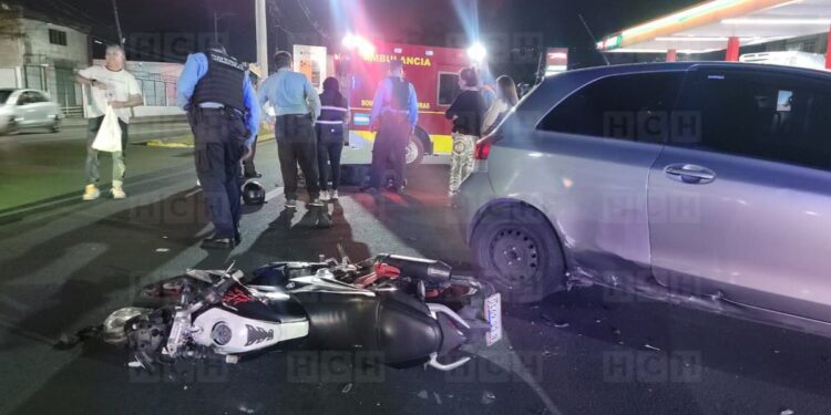 Motociclista sobrevive a brutal choque en el bulevar Morazán | Móvil Emergencia TGU