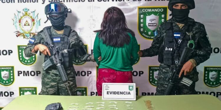Cae una menor en posesión de droga en la 3 de mayo | Móvil Emergencia TGU