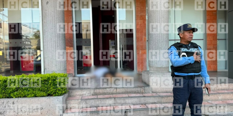 Un hombre muere de forma repentina tras salir de un cajero en el bulevar Morazán