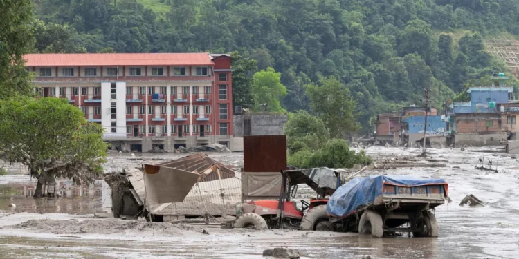 Al menos 90 personas estadounidenses están desaparecidos por la riada en Nepal