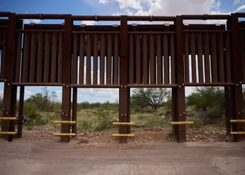 EE.UU. retoma la construcción de muro fronterizo de 100 kilómetros entre Arizona y México