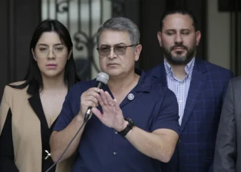 El expresidente de Honduras Juan Orlando Hernández espera “una carta de libertad” en su proceso por fraude y lavado