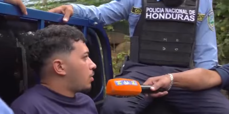 Por un supuesto asesinato, capturan a joven en Los Pinos; el asegura ser inocente