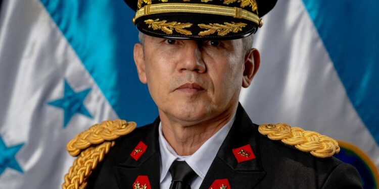 Presentan amparo y piden reprogramación de audiencia para Roosevelt Hernández