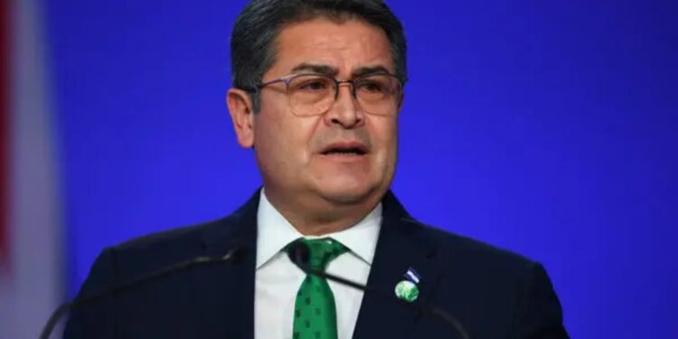 Detención judicial para JOH, piden el MP y la PGR