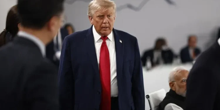 Un bufete ligado al Gobierno Trump recibe un contrato millonario para defender a menores migrantes