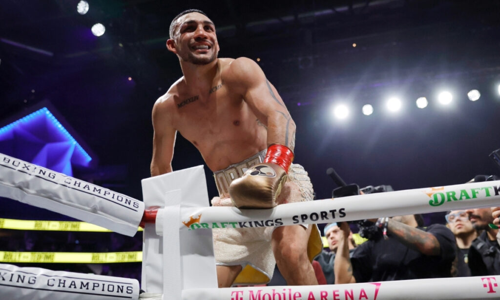 Teófimo López vence a Rolly Romero