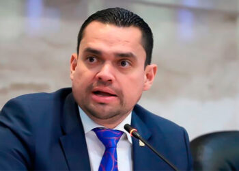 Tomás Zambrano descarta iniciativa para restringir licencias de conducir motocicletas según su cilindraje