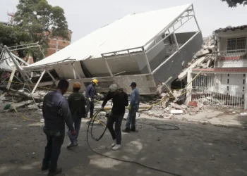 La brigada de socorristas mexicanos Los Topos llega a Cali después de 41 días en Venezuela
