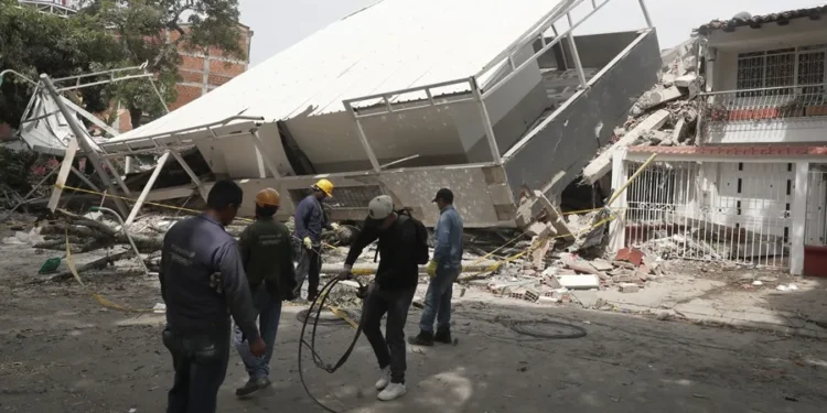 La brigada de socorristas mexicanos Los Topos llega a Cali después de 41 días en Venezuela