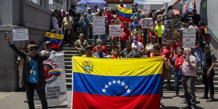 Chavistas rechazan la presencia de Estados Unidos en Venezuela y exigen la liberación de Maduro