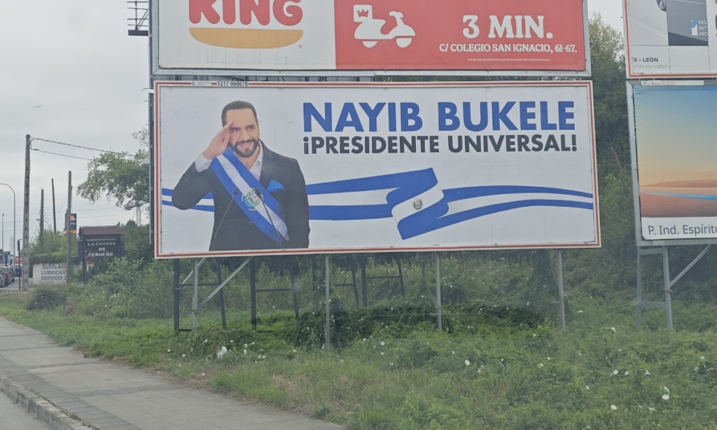 Vallas publicitarias de Nayib Bukele