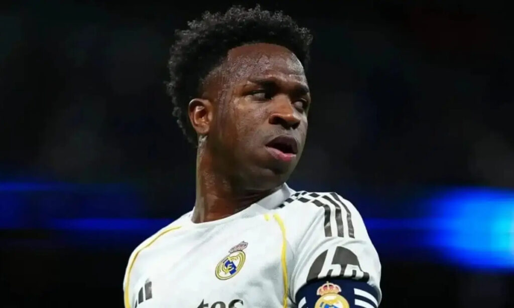 Vinícius firma nuevo contrato con Real Madrid