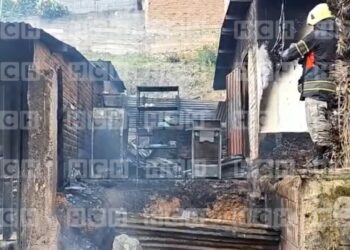 Un hombre muere calcinado tras vertiginoso incendio en una vivienda en Danlí, El Paraíso