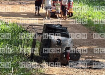 ¡Ni piedad tuvieron! Acribillan a un hombre y luego incendian su cuerpo junto a su mototaxi en Santa Cruz de Yojoa