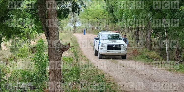 ¡Macabro hallazgo en Olanchito! Encuentran sin vida y semidesnudo a un hombre en una propiedad