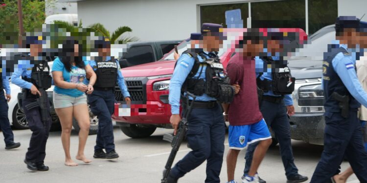 Capturan a seis pandilleros del Barrio 18 vinculados al homicidio del subcomisario póstumo Adán Rodríguez