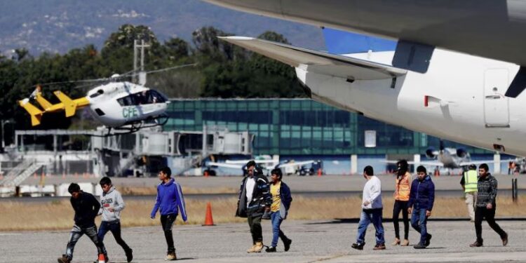 Honduras prepara atención para retornados mientras crece la preocupación por compatriotas enviados a terceros países