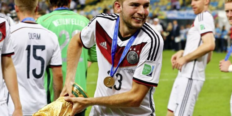 De jugar la final del Mundial 2014 a vender más de 100.000 libros como escritor
