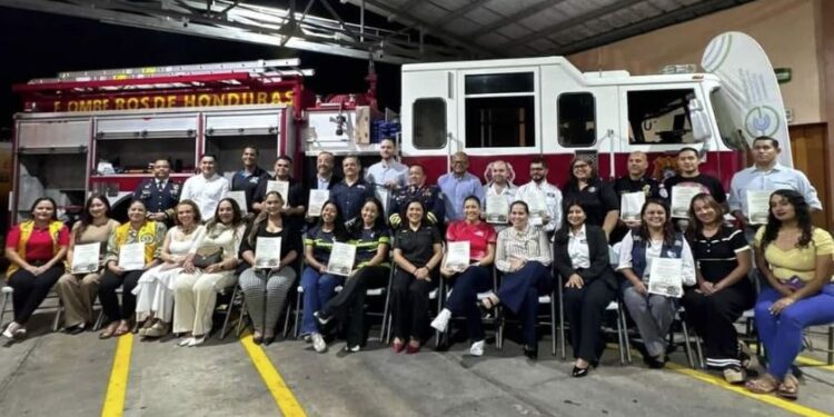 Empresarios, población y autoridades de Siguatepeque se unen y donan un moderno camión al Cuerpo de Bomberos