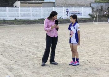 Congreso Nacional aprueba contratos para la construcción de canchas en todo el país