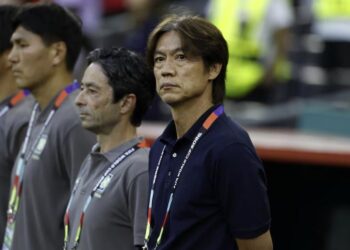 La Policía allanó las oficinas de la Federación de Corea del Sur e investiga la designación del entrenador