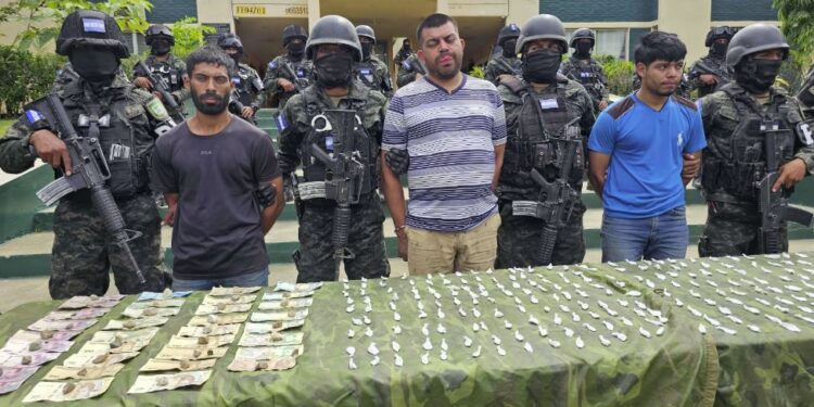 Fuertes allanamientos en Trojes El Paraíso dejan droga incautada y varios detenidos