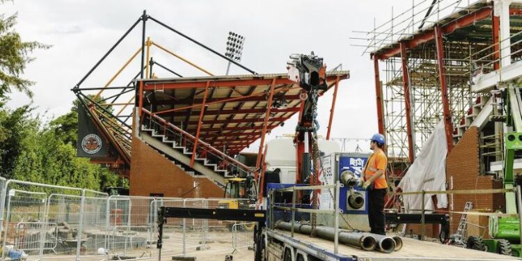 Un club de la Premier League trabaja a contrarreloj para habilitar su estadio