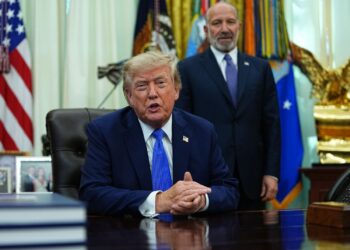 Trump vuelve a intentar limitar la ciudadanía por nacimiento pese al fallo del Supremo