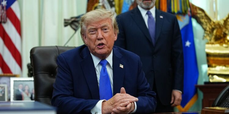 Trump vuelve a intentar limitar la ciudadanía por nacimiento pese al fallo del Supremo
