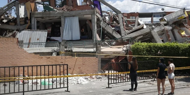 Colombia contabiliza ya 281 muertos y 379 desaparecidos por el terremoto